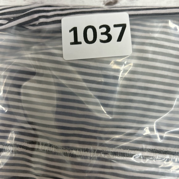 Heart Hips Off Shoulder Striped Top Women’s Small Blue White - Picture 8 of 8